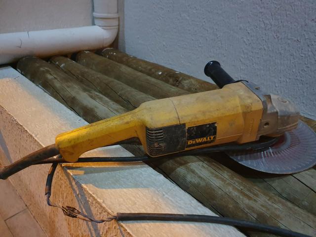 Lixadeira DeWALT grande profissional