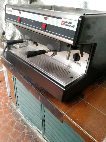 Maquina de café Nuova Simonelli Premier 2 grupos