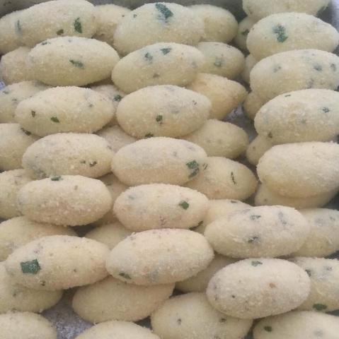 Mini bolinho de aipim 100% aipim