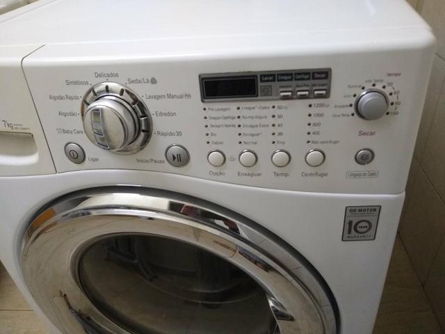 Máquina de lavar LG - Lava 11kg Seca 7kg