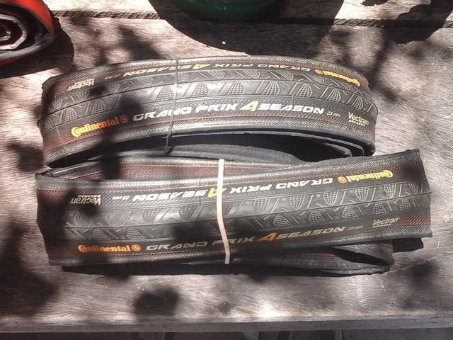 Pneus Continental Grand Prix 4 Season