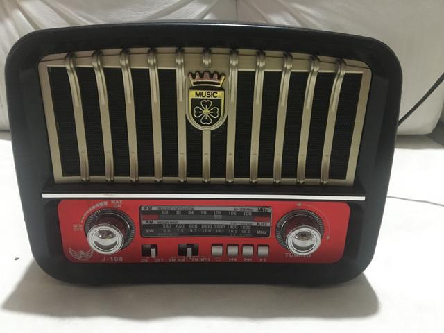 Rádio com entrada USB vintage