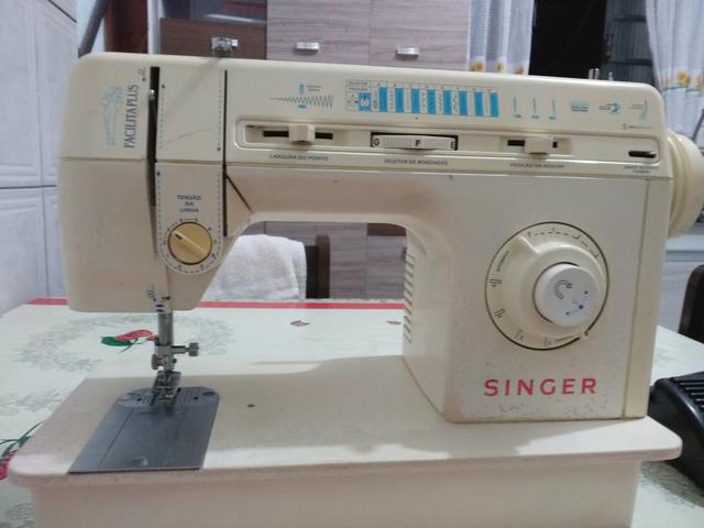 Vendo máquina de costura Singer facilita plus