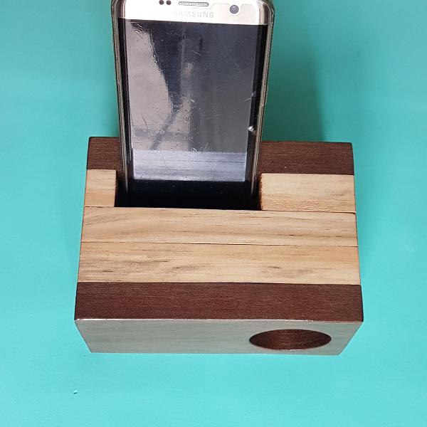 caixa de som de madeira para smartphone