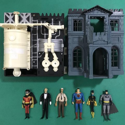 Batcaverna e coleção completa DC Comics