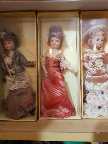 Bonecas de porcelana