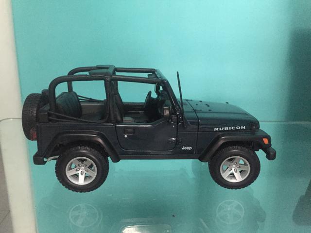 Carrinho miniatura Jeep wrangler Rubicon (ver fotos e ler