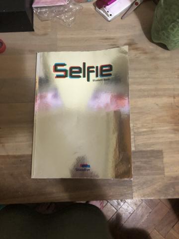 Livro de inglês: selfie