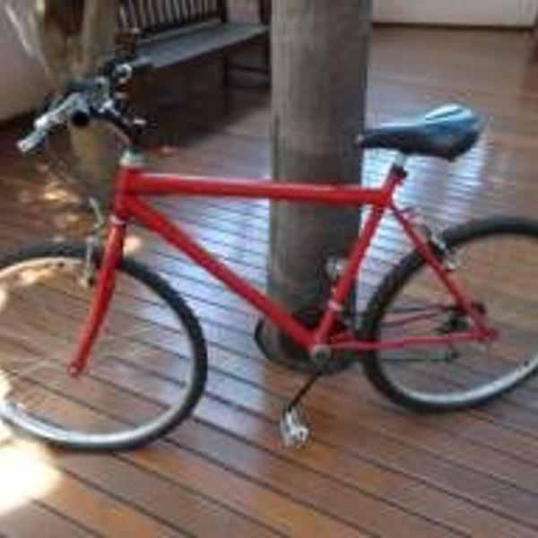 bicicleta vermelha aro 26