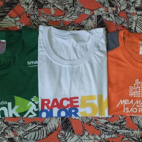 com 3 camisetas corrida