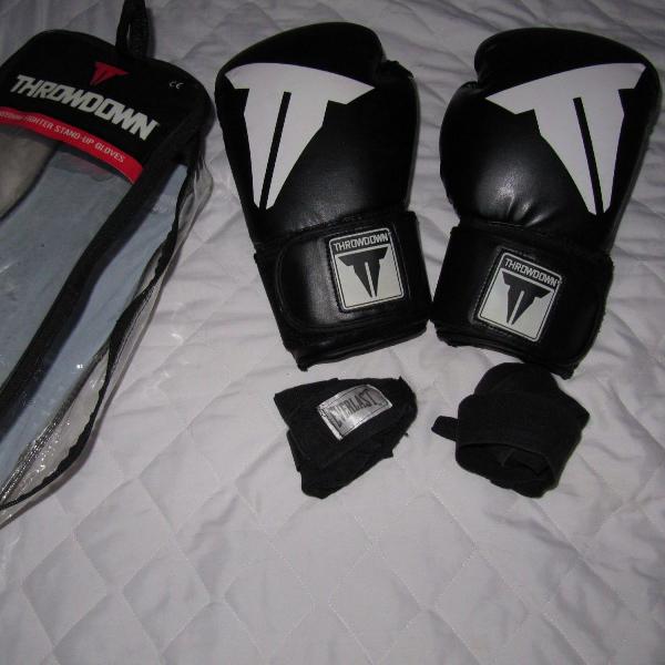 luva de boxe throwdown