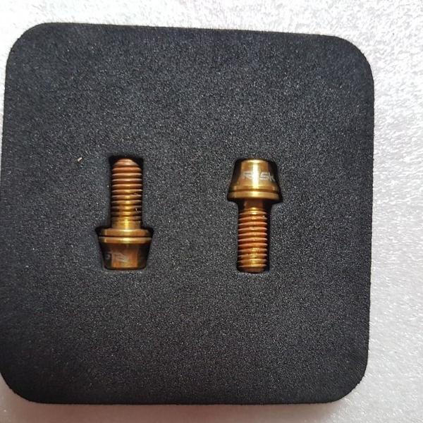 parafuso titânio suporte garafa camarola mtb m5x12mm