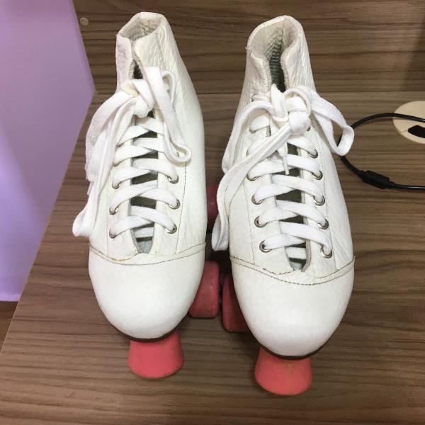 patins branco e rosa