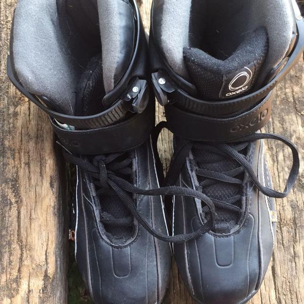patins preto confortável