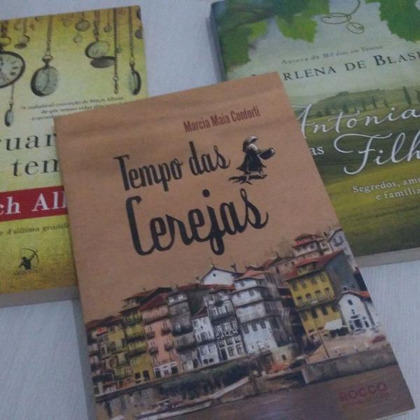 3 Livros + 2 marcadores