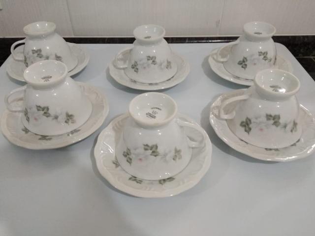 Conjunto com 6 xícaras de café de Porcelana Schmidt