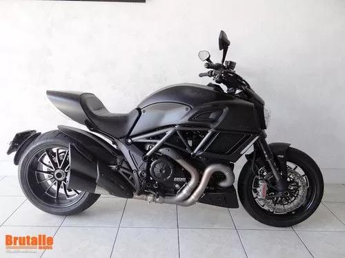 Ducati Diavel Preta