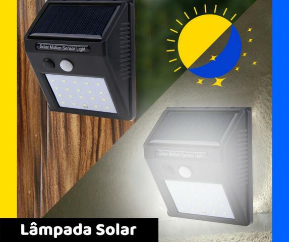 Luminária Solar Fotovoltaica com Sensor de Movimento