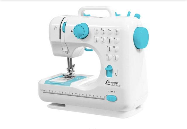 Máquina de costura nova na caixa R$ 250