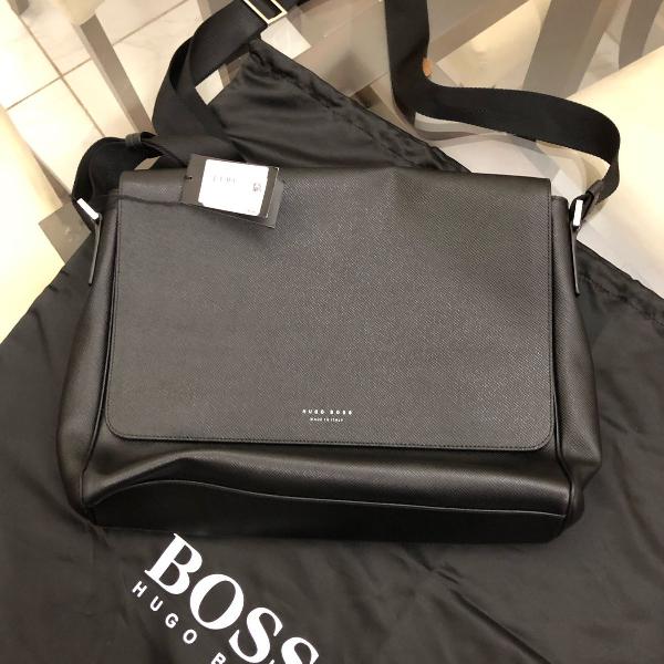 bolsa transversal couro hugo boss