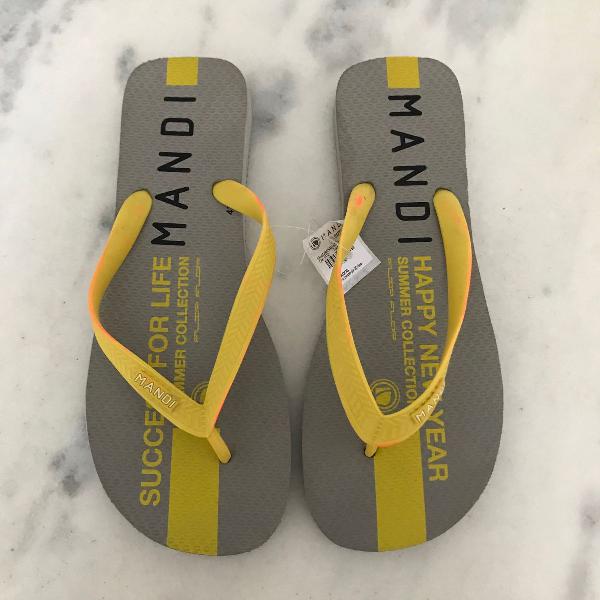 chinelo borracha cinza amarelo 44 mandi