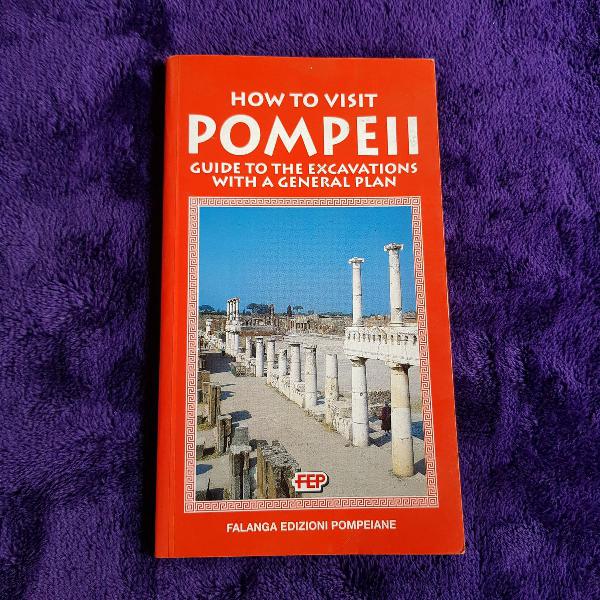 livro turistico pompeii