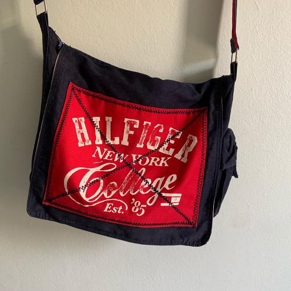 mochila transversal tommy hilfiger