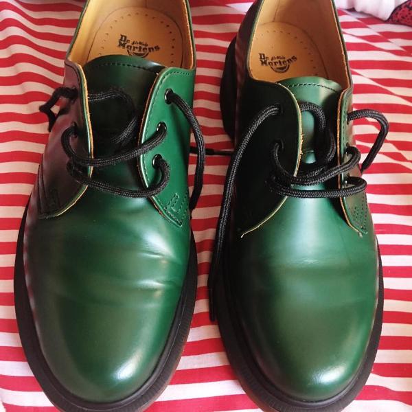 sapato dr. martens