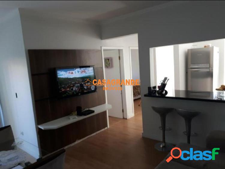 Apartamento com 02 quartos, sacada com churrasqueira, Vila