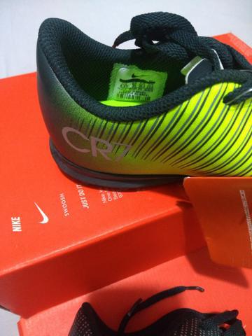 Chuteira Nike CR 7 Mercurial tam. 35