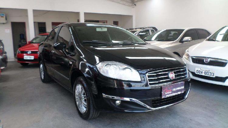 Fiat Linea Essence 1.8 Flex 16v 4p