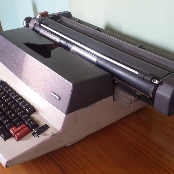 Máquina De Escrever Facit Elétrica - Antiguidade