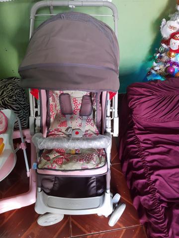 Vendo carrinho de bebê menina bem conservado