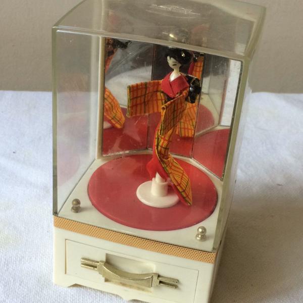 caixa de música vintage japonesa ladymate