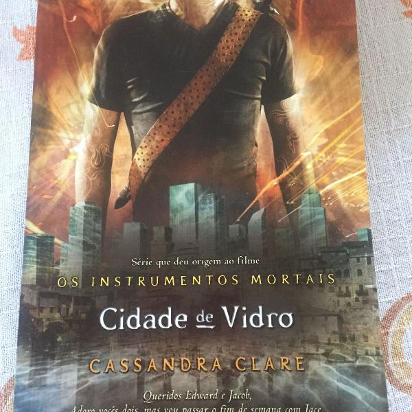 cidade de vidro - instrumentos mortais