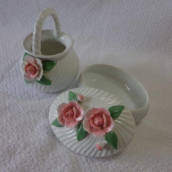 conjunto em porcelana decorado