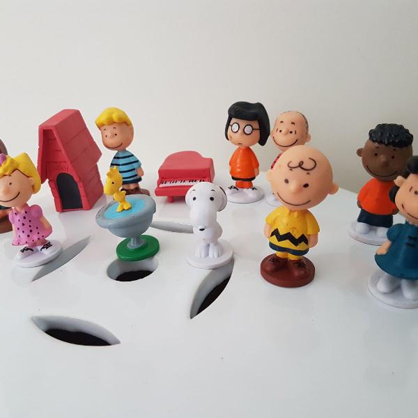 g-027 adorogeek kit com 12 personagens snoopy charlie brown