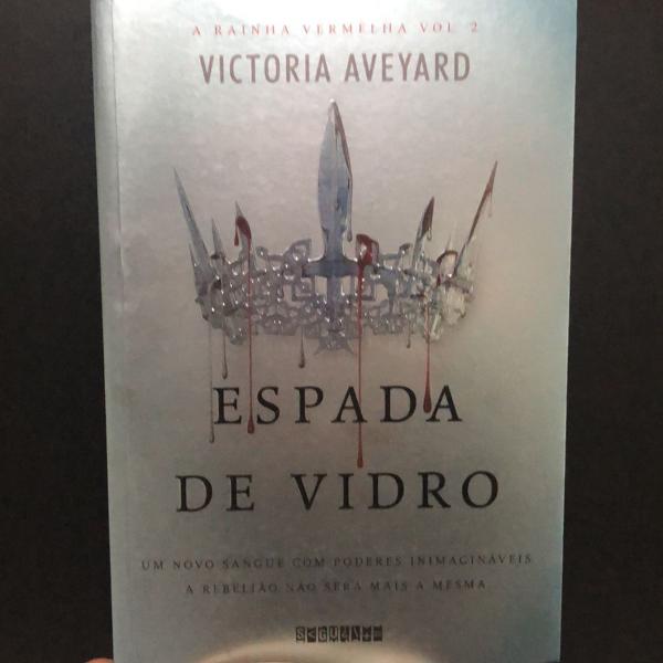 livro espada de vidro victoria aveyard