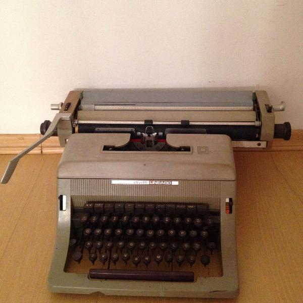 máquina de escrever olivetti linea 88