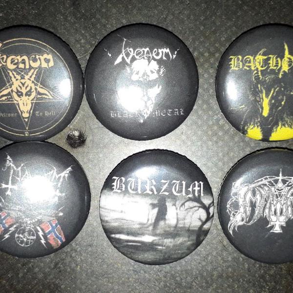 10 botons bandas black metal 2,5 cm