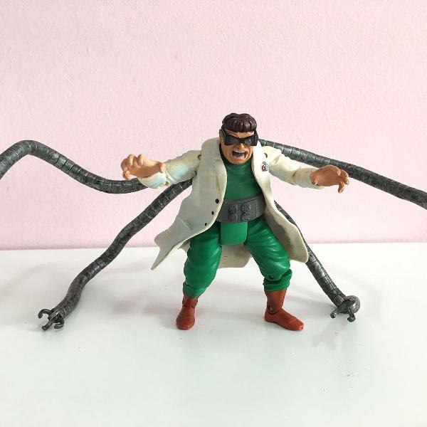 boneco dr. octopus inimigo do homem-aranha