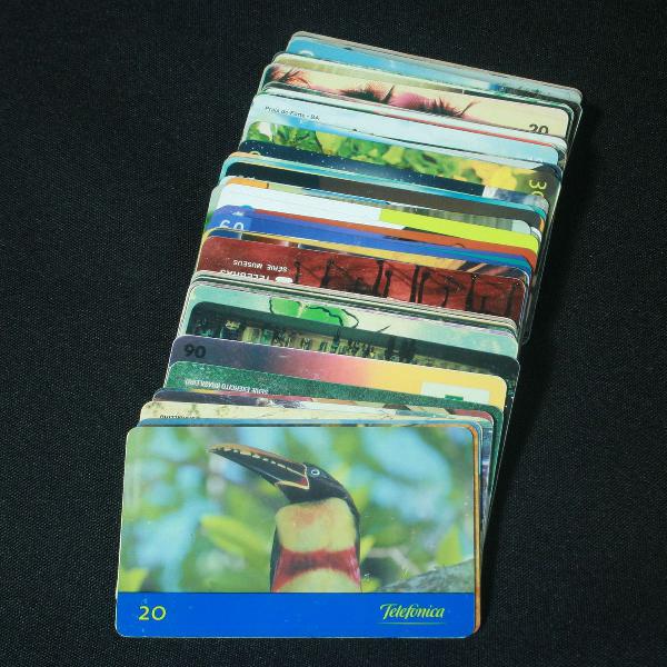 coleção com 63 cartões telefônicos antigos