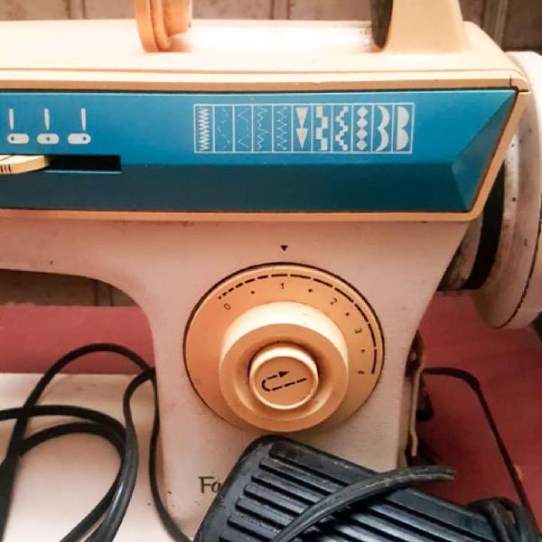 máquina de costura singer pratica facilita