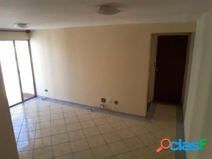 Apartamento com 2 dormitórios à venda, 62 m² por R$