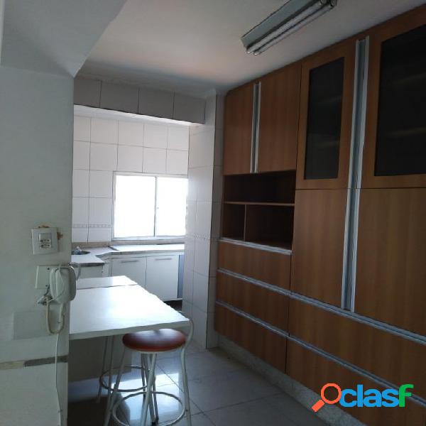 Apartamento com armários planejados