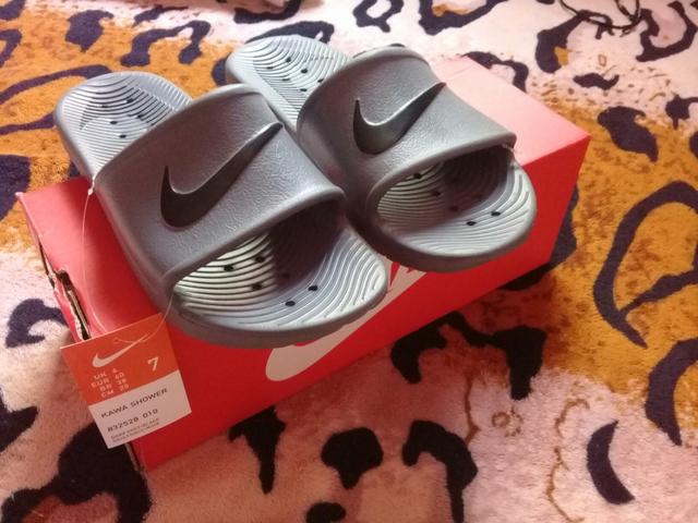 Chinelo Nike