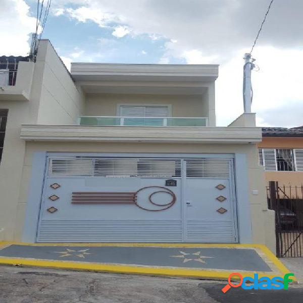 Sobrado com 3 dormitórios à venda, 140 m² por R$ 690.000