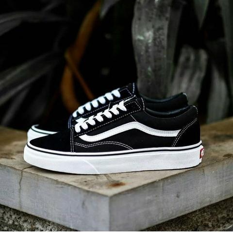 Vans black and white