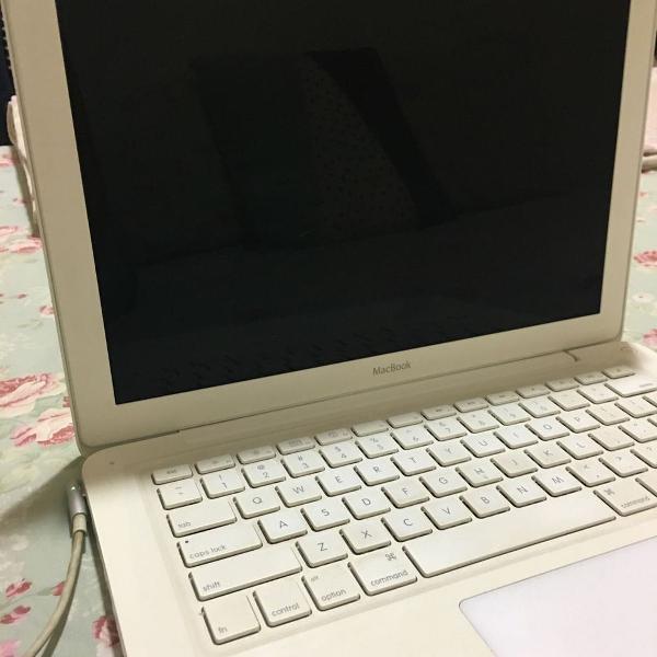 macbook white apple