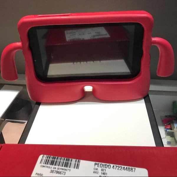 tablet infantil muito novo